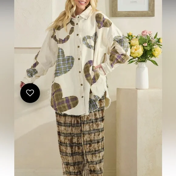 Oli & Hali Heart Patch Shirt - Picture 3 of 5